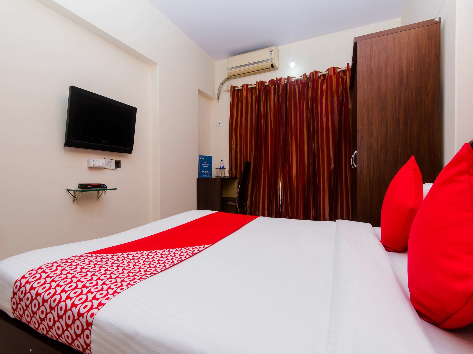 Hotel Oyo 12082 Om