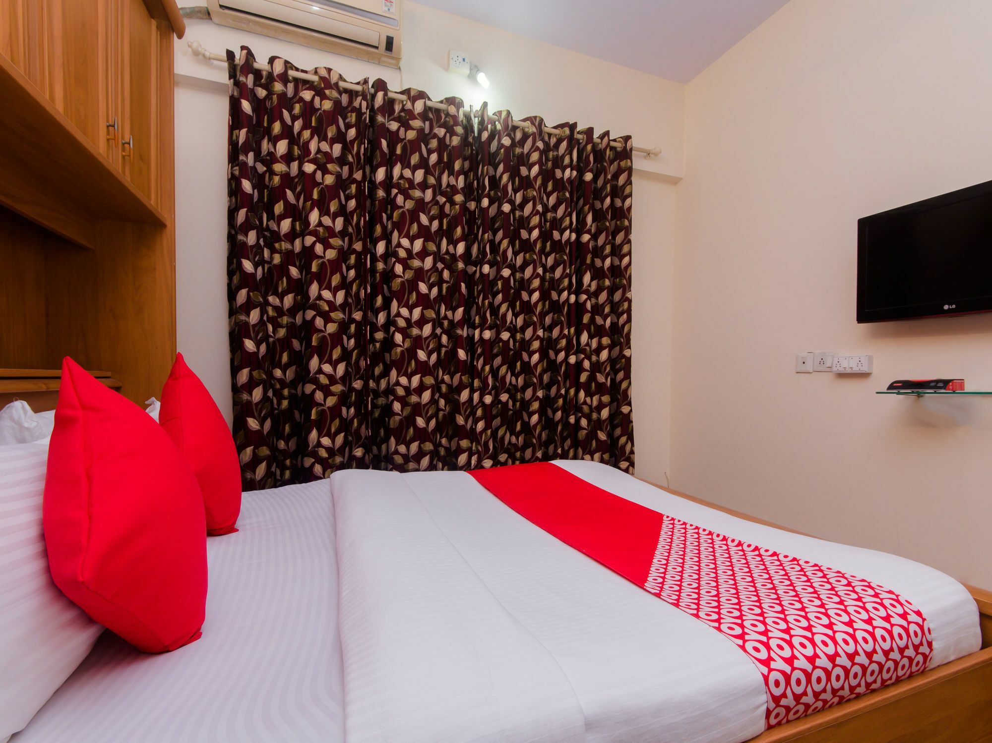 Hotel Oyo 12082 Om 2*