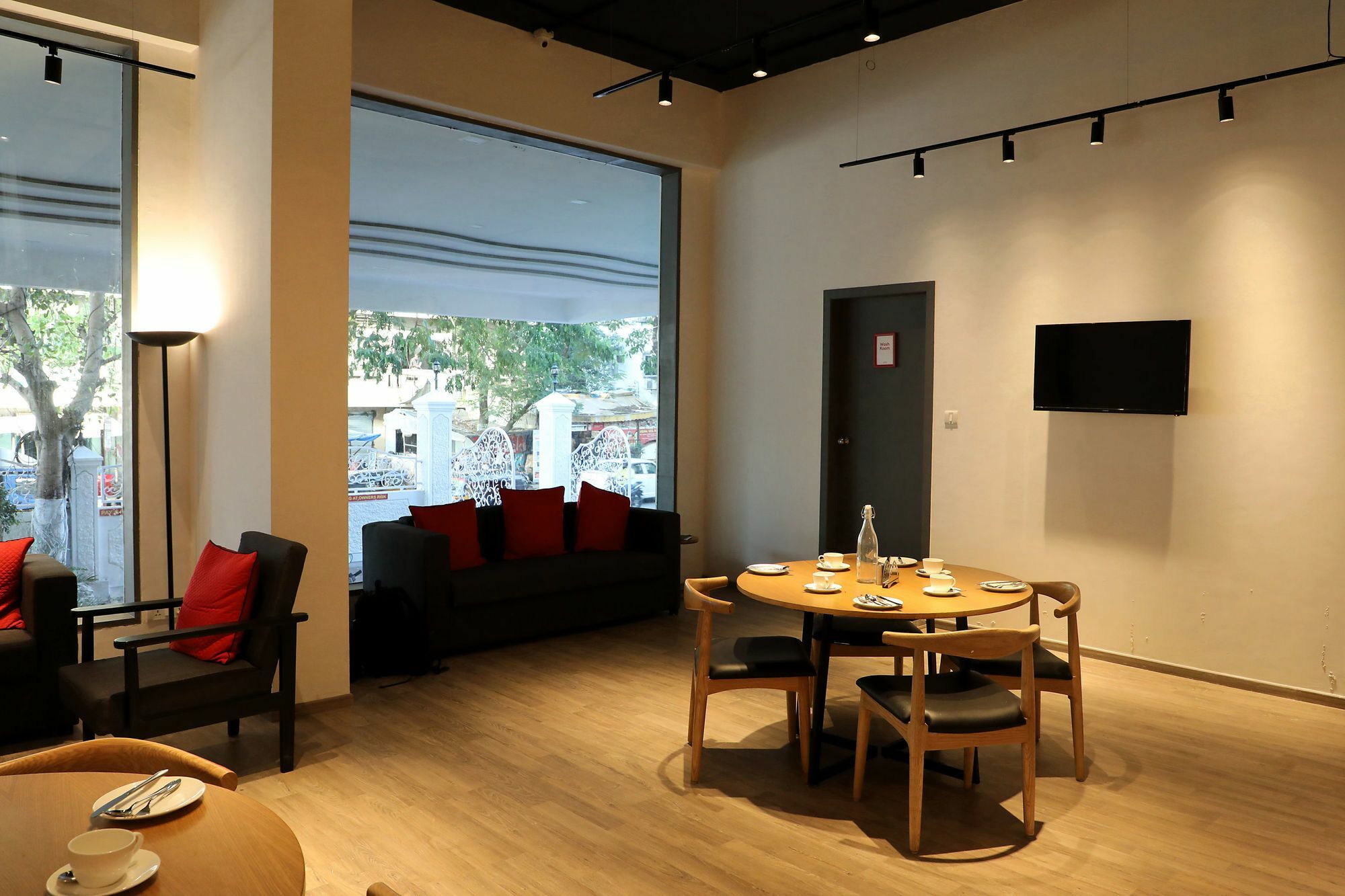 Super Townhouse Exhibition Centre Goregaon
