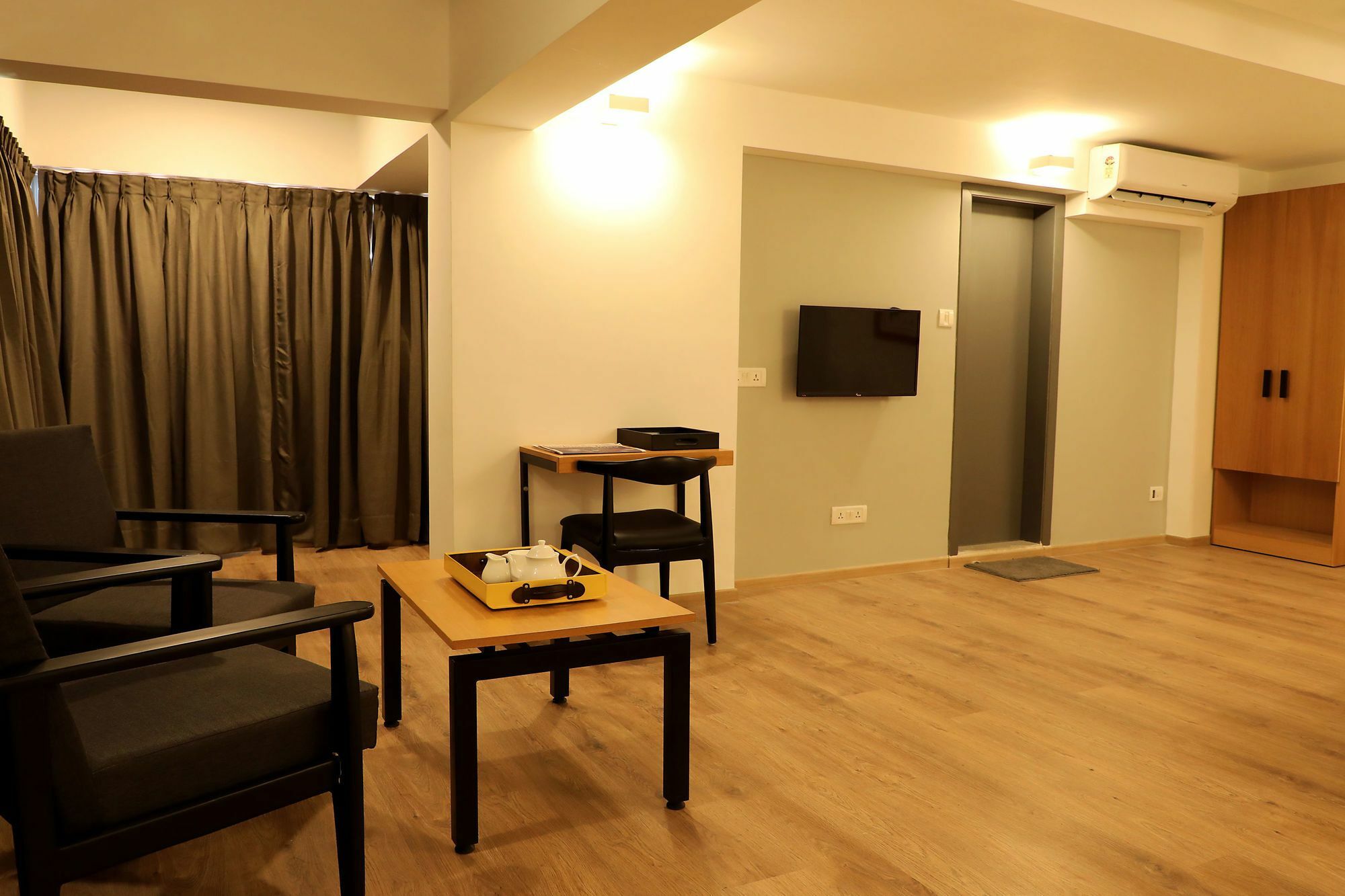 Hotel Super Townhouse Exhibition Centre Goregaon 3*