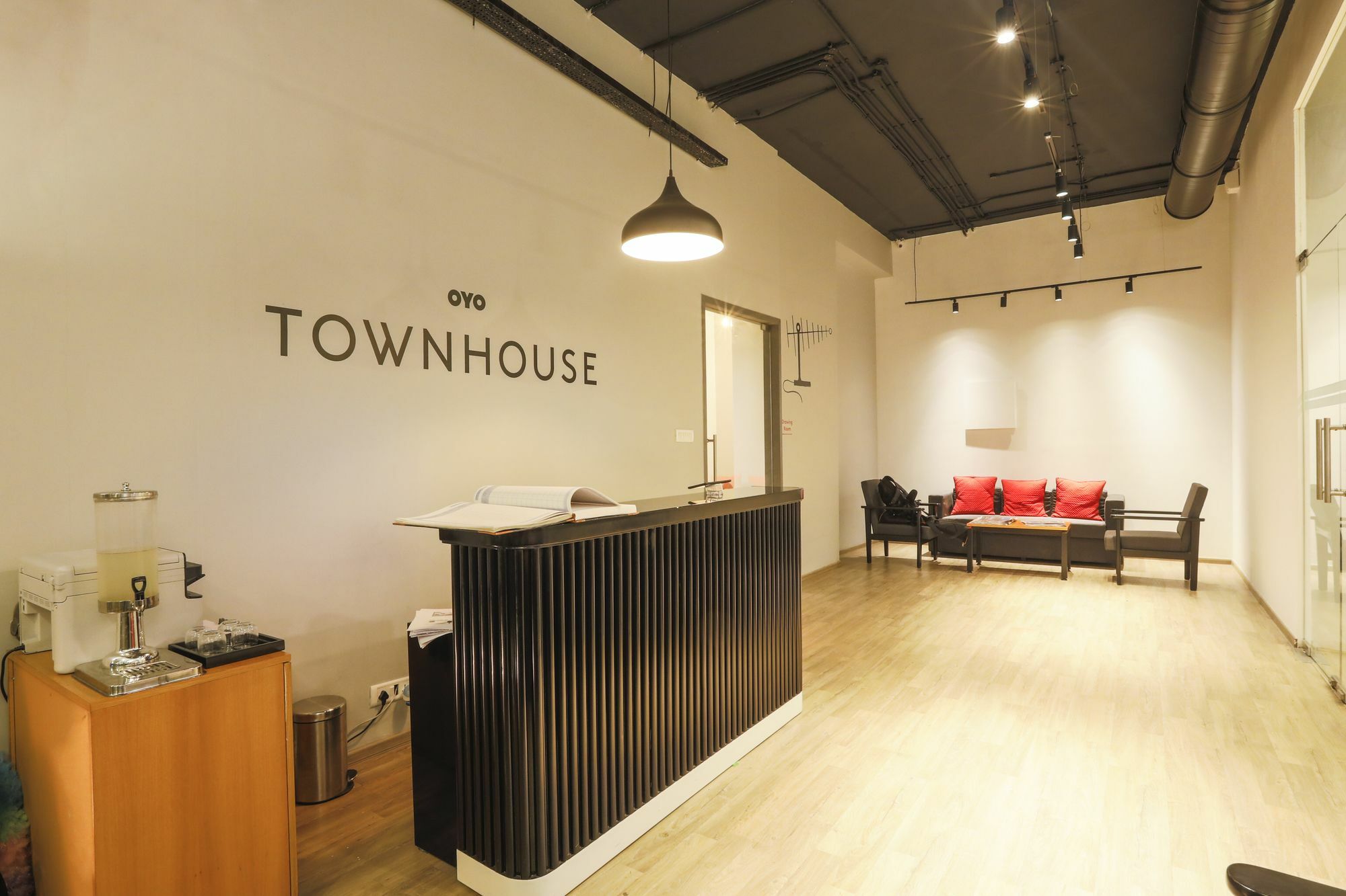 Super Townhouse Exhibition Centre Goregaon 3*