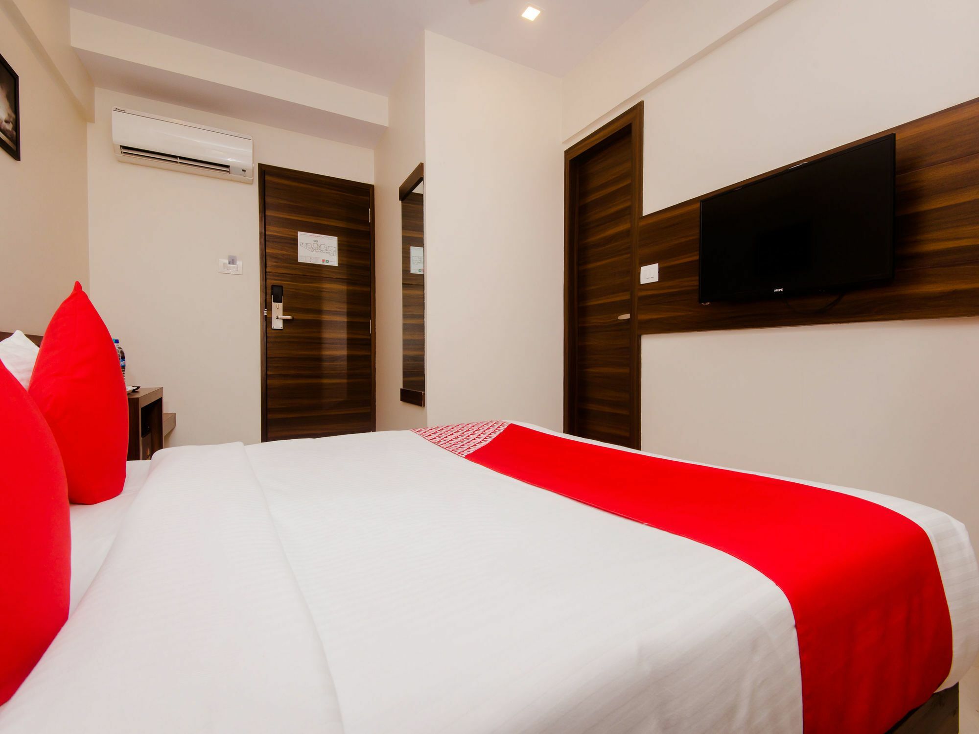 Hotel Oyo 14984 International Mumbai