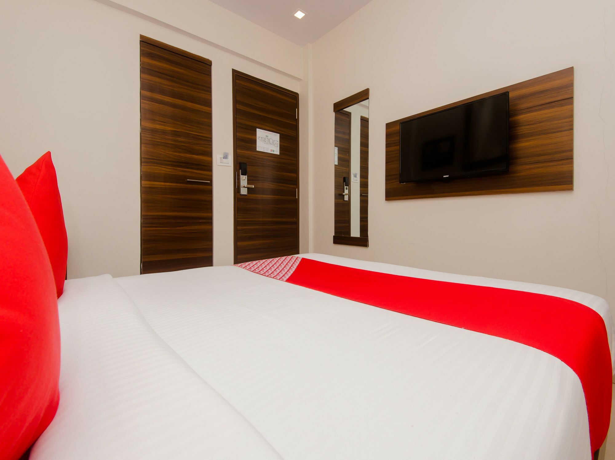 Oyo 14984 International Hotel Mumbai