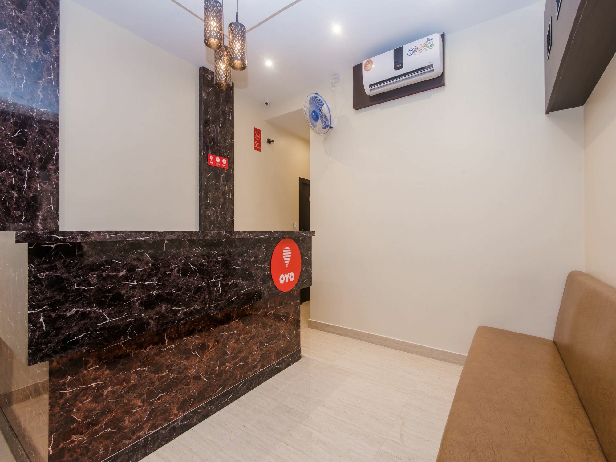 Oyo 13044 Abad Hotel Mumbai