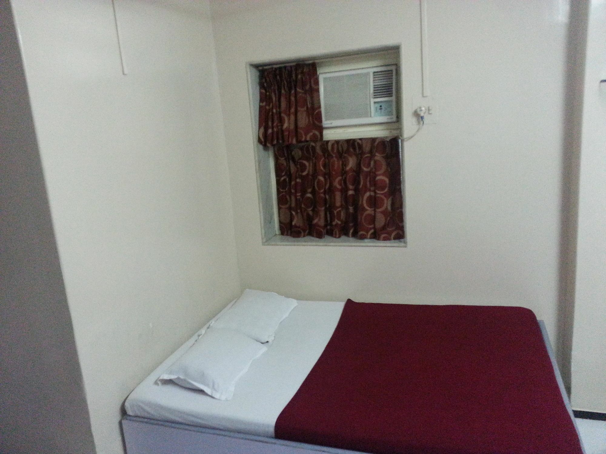 New Metro Guest house Mumbai