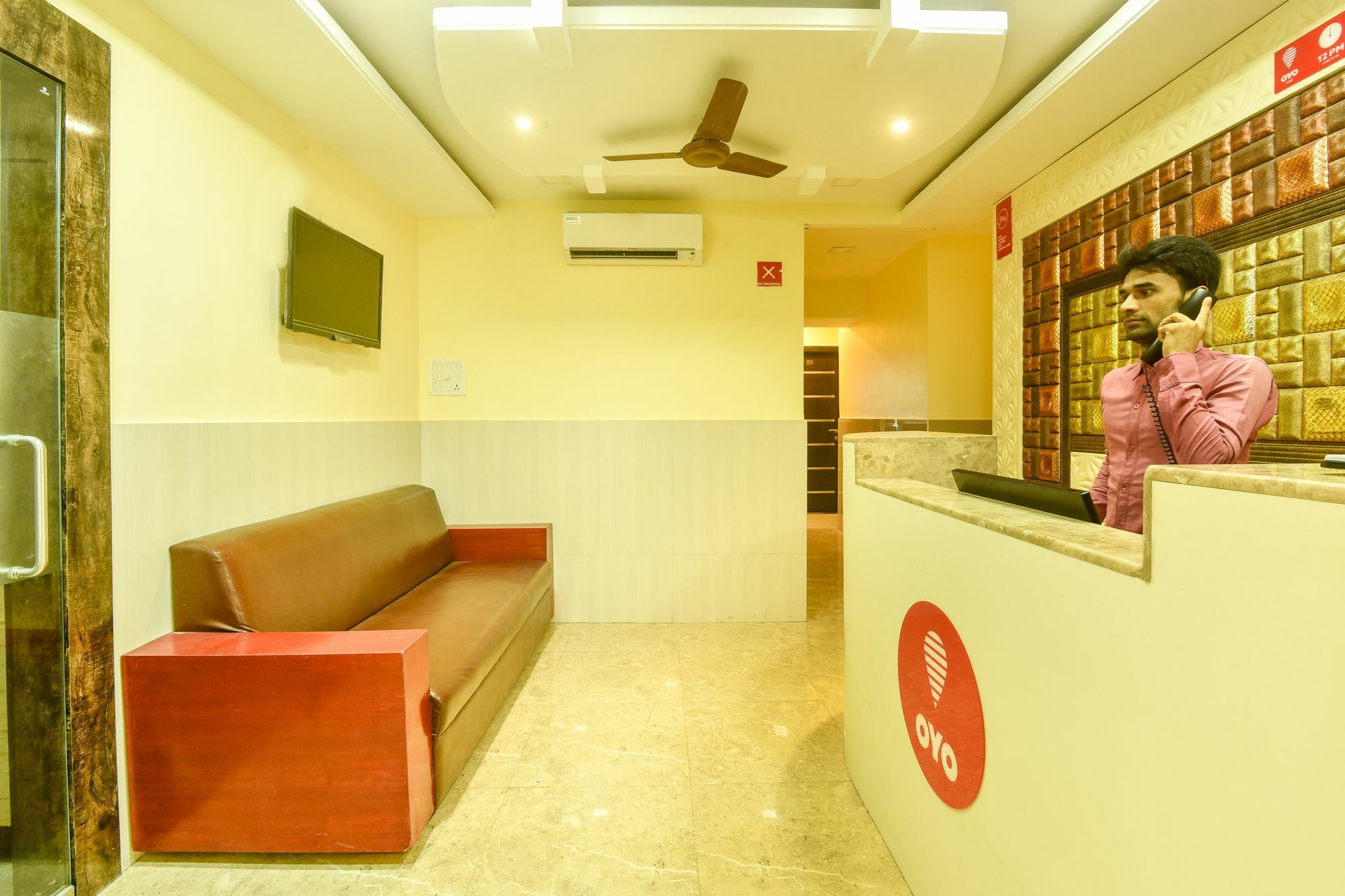 Hotel Oyo 7840 Artus 2