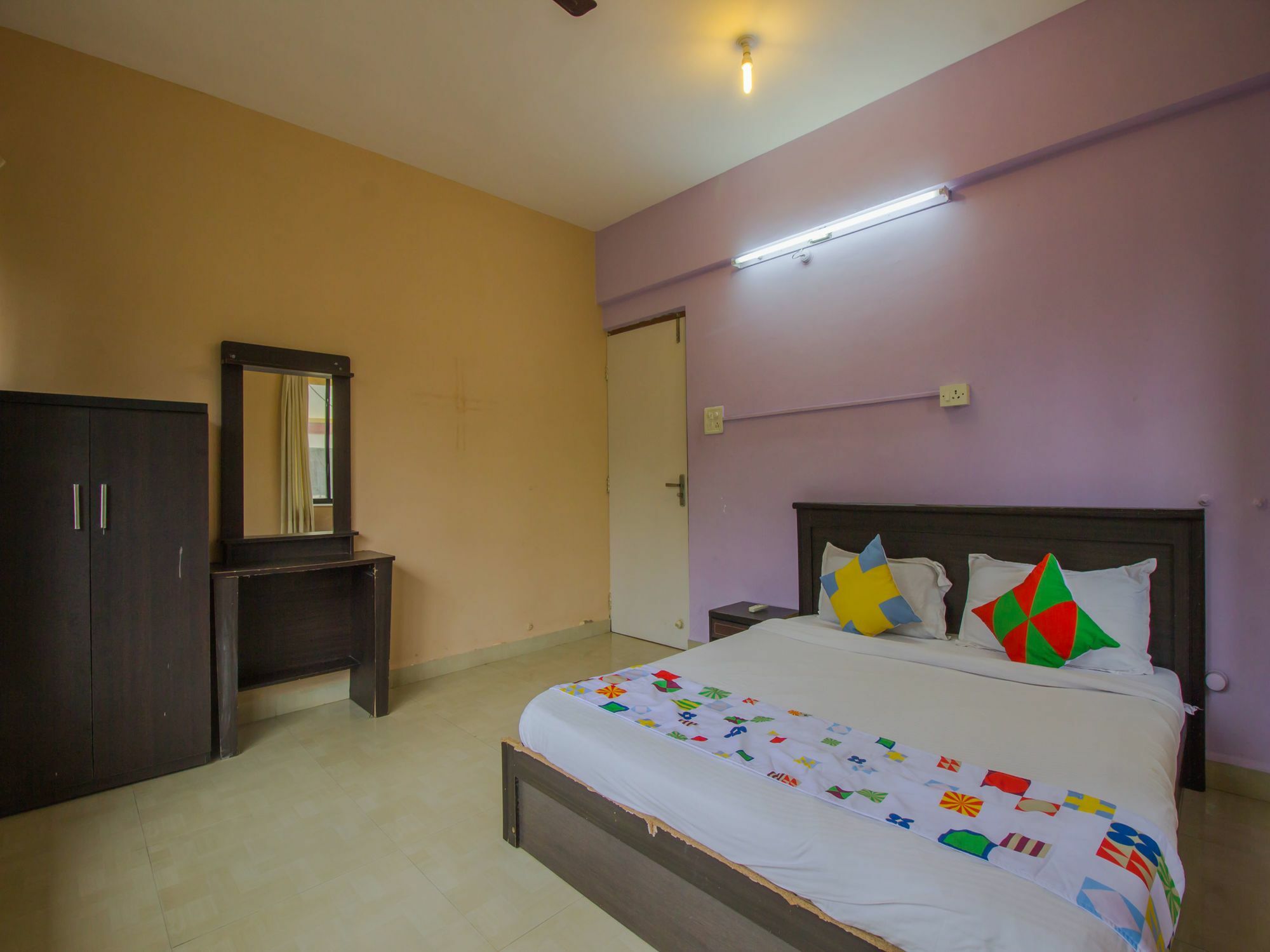 Oyo 17028 Aviva Residency Hotel 3*