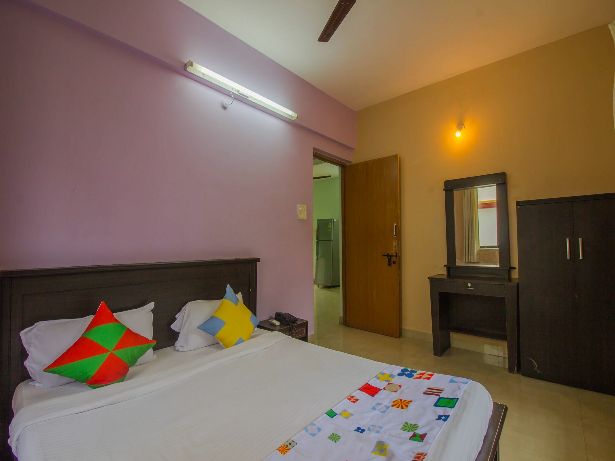 Oyo 17028 Aviva Residency Hotel 3*
