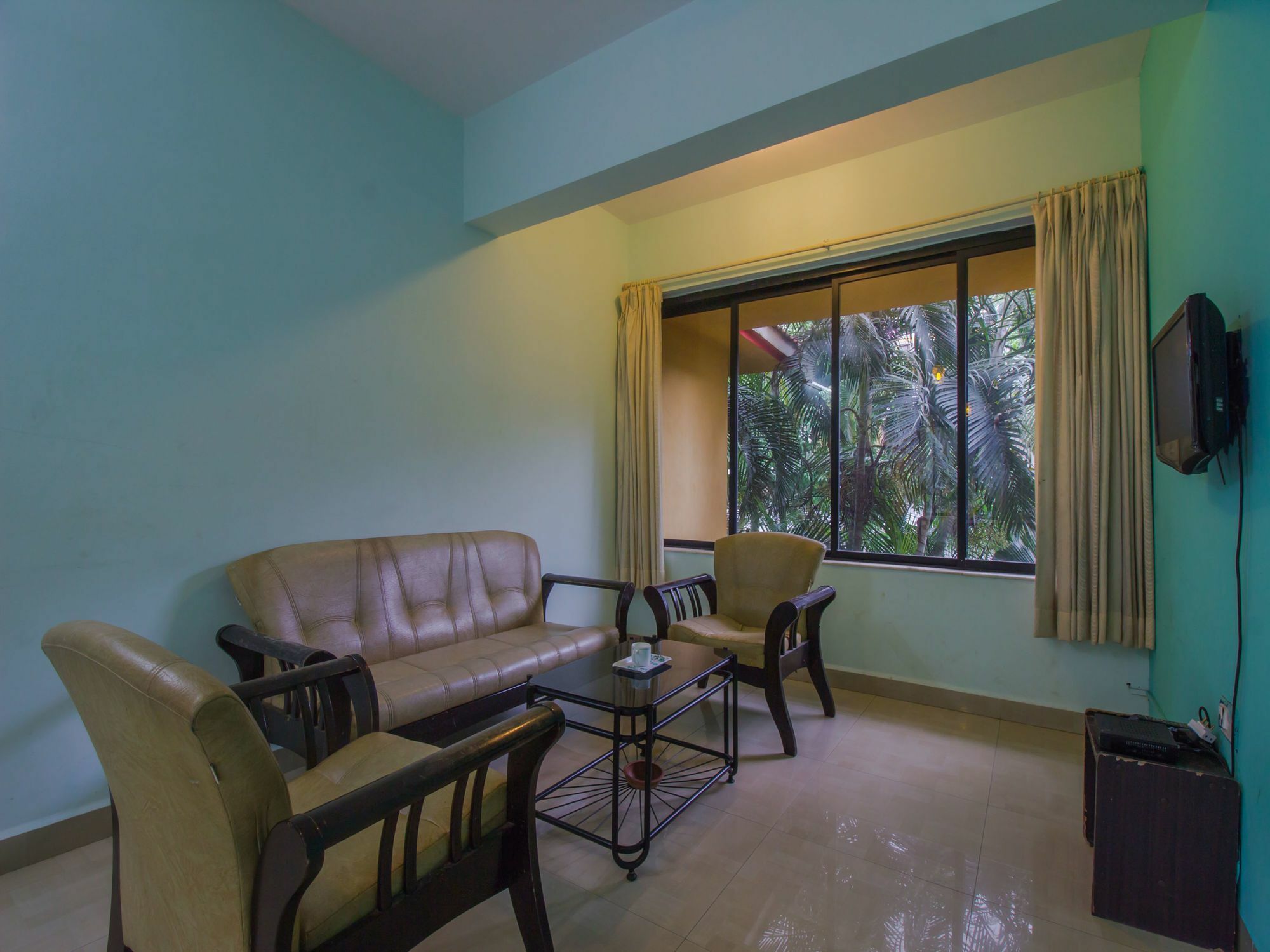 Hotel Oyo 17028 Aviva Residency 3*