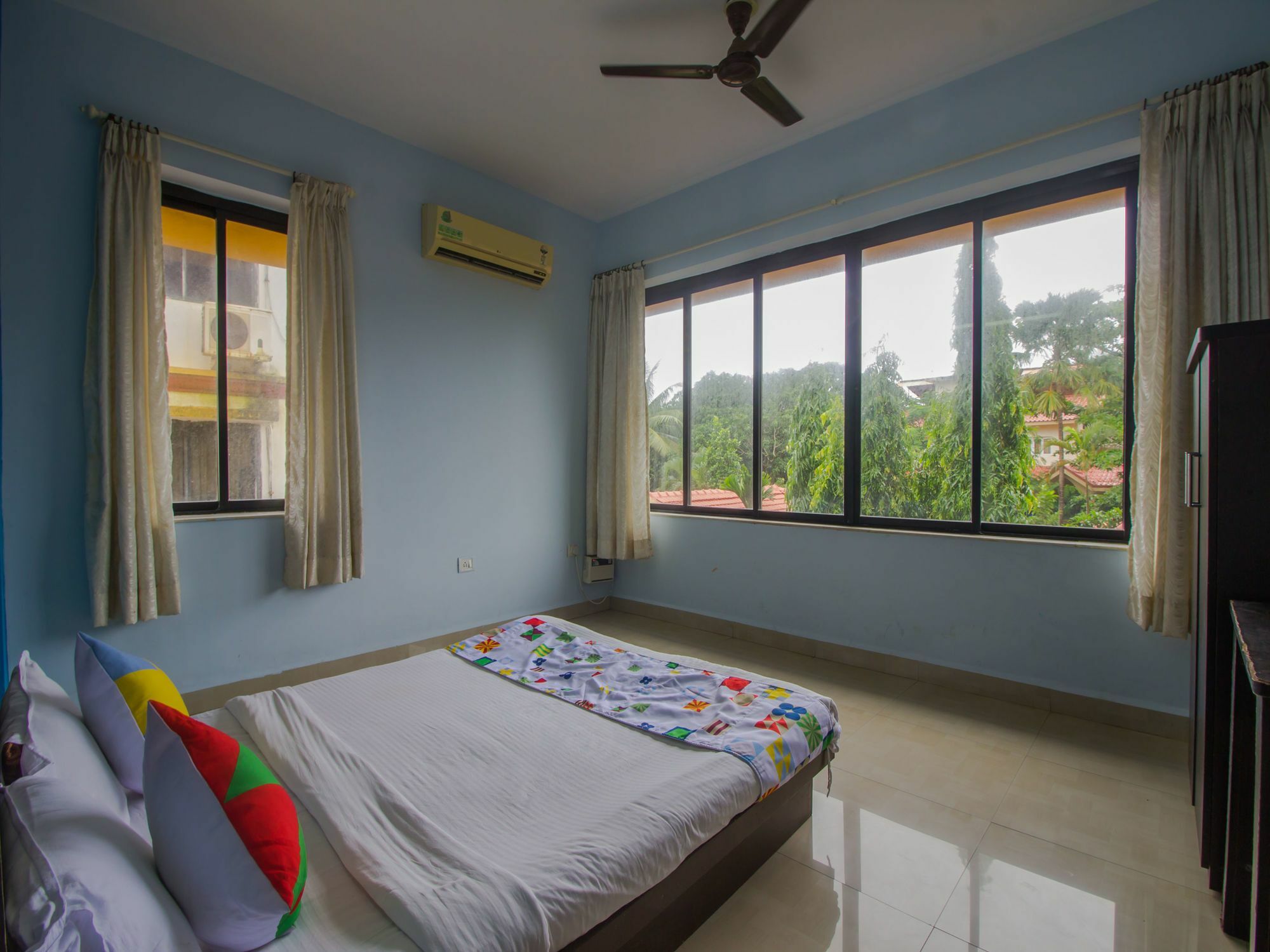 Oyo 17028 Aviva Residency Hotel