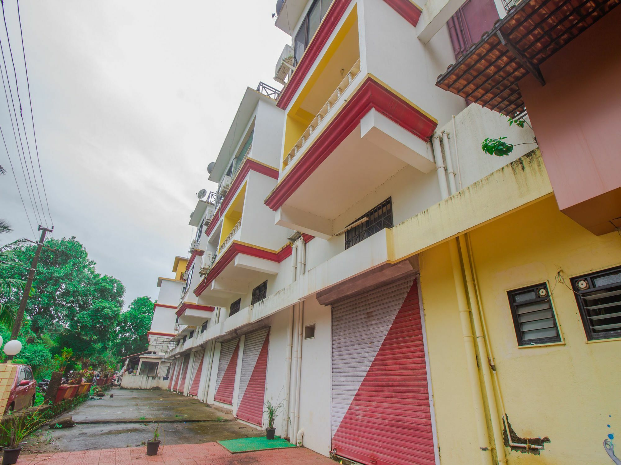 Hotel Oyo 17028 Aviva Residency Mumbai