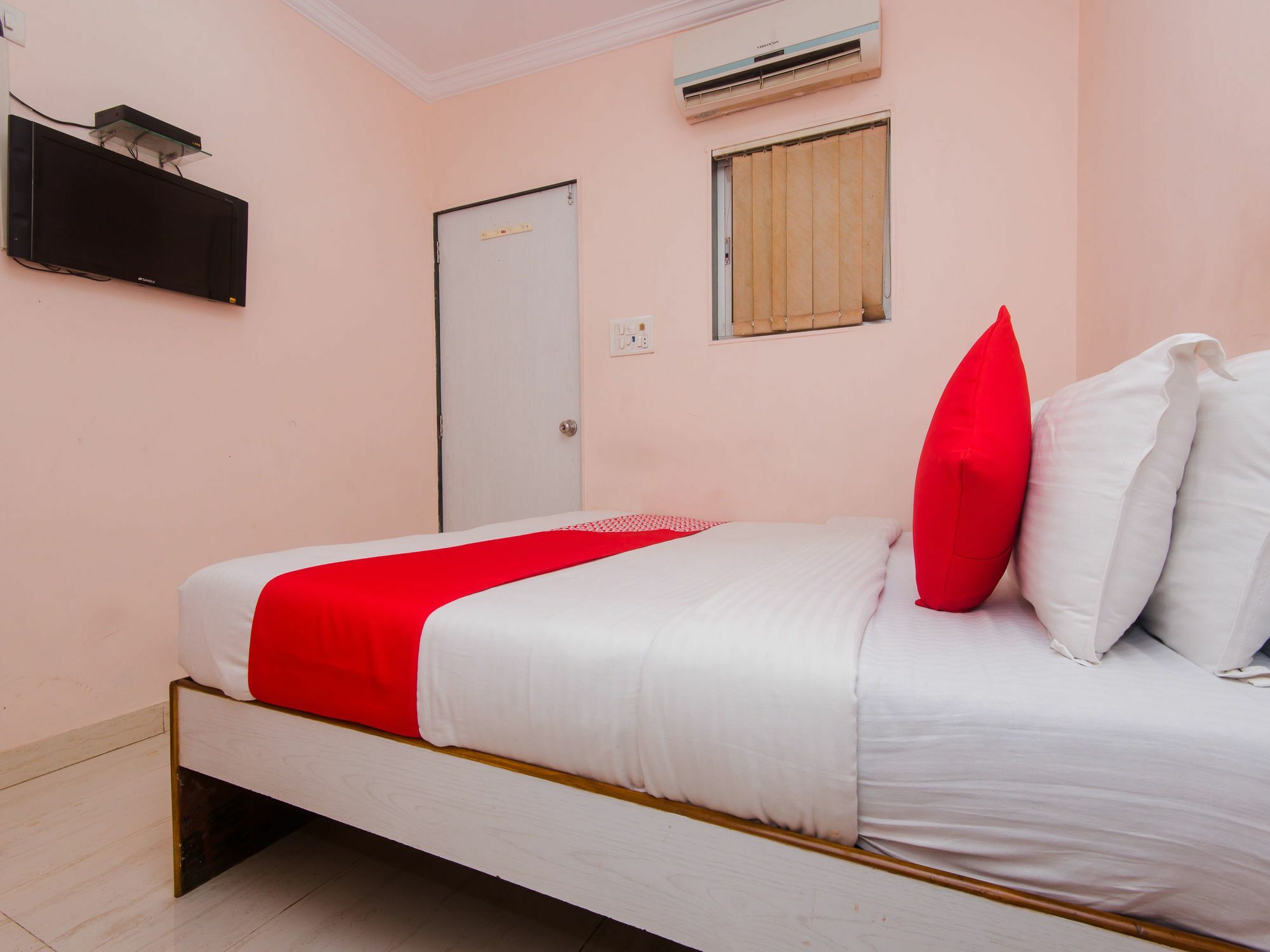 Oyo 13471 Hotel Mumbai