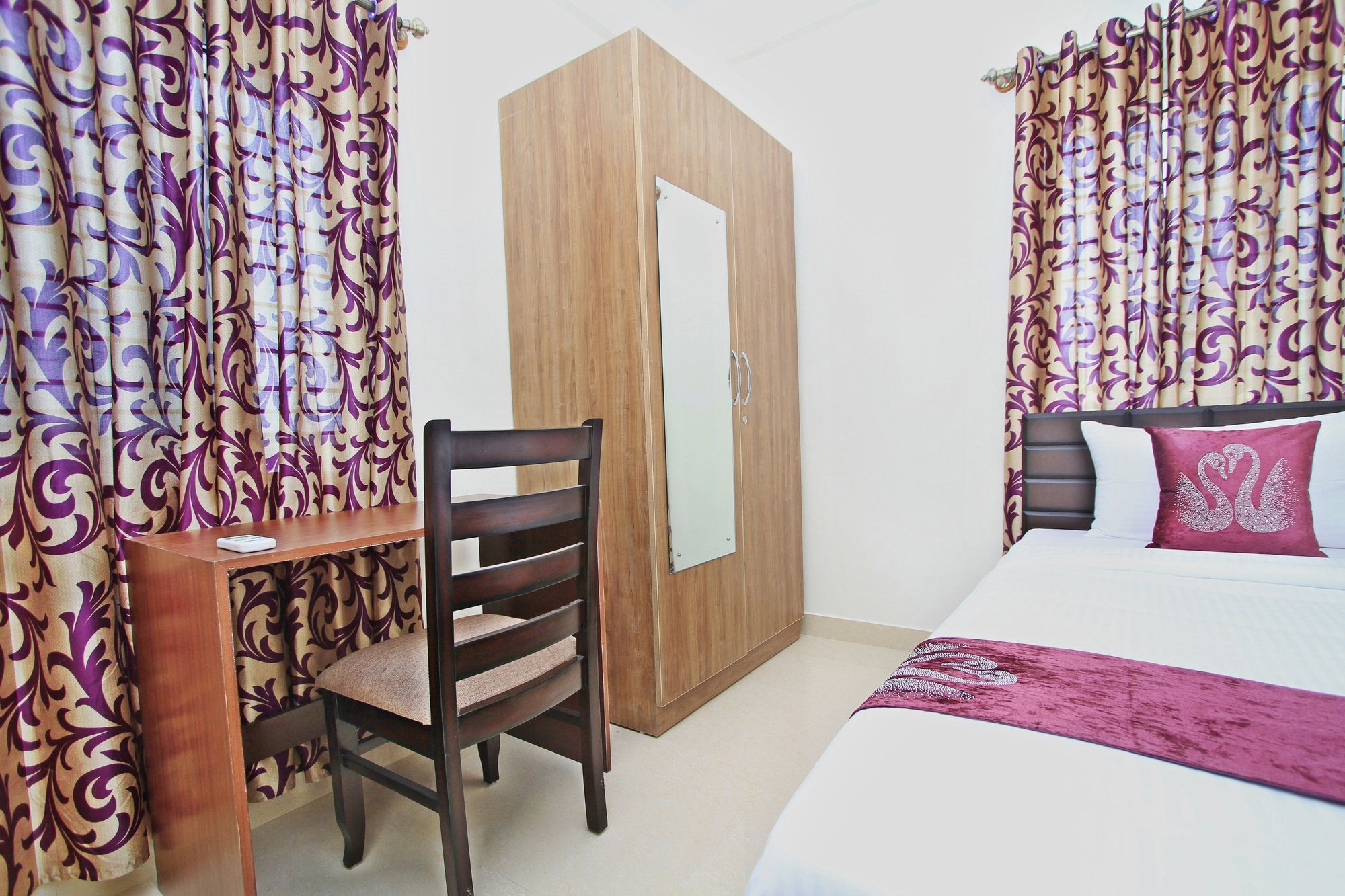 Oyo 7153 Amber Hotel