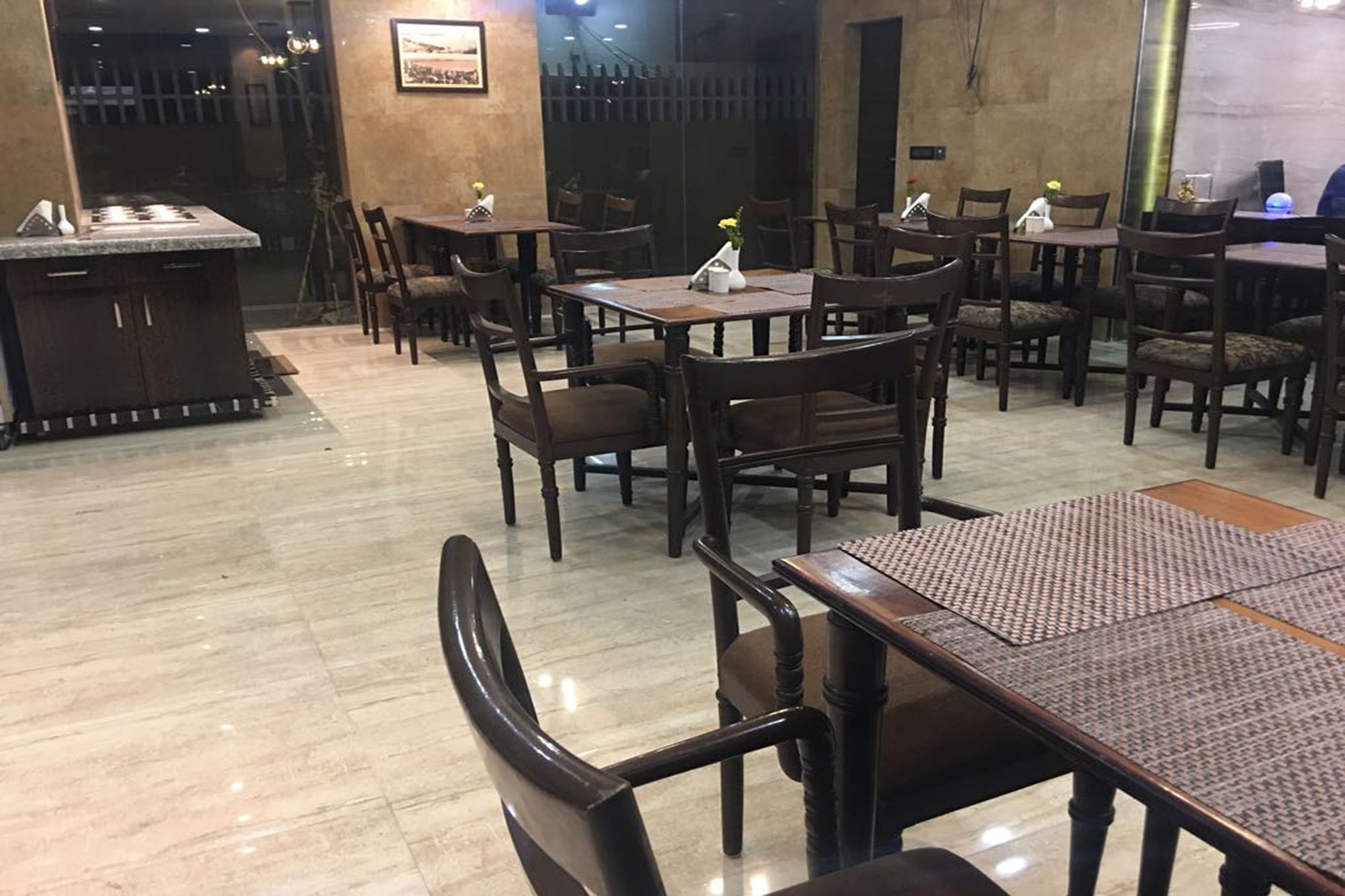 House Andheri East, Hotel Mumbai
