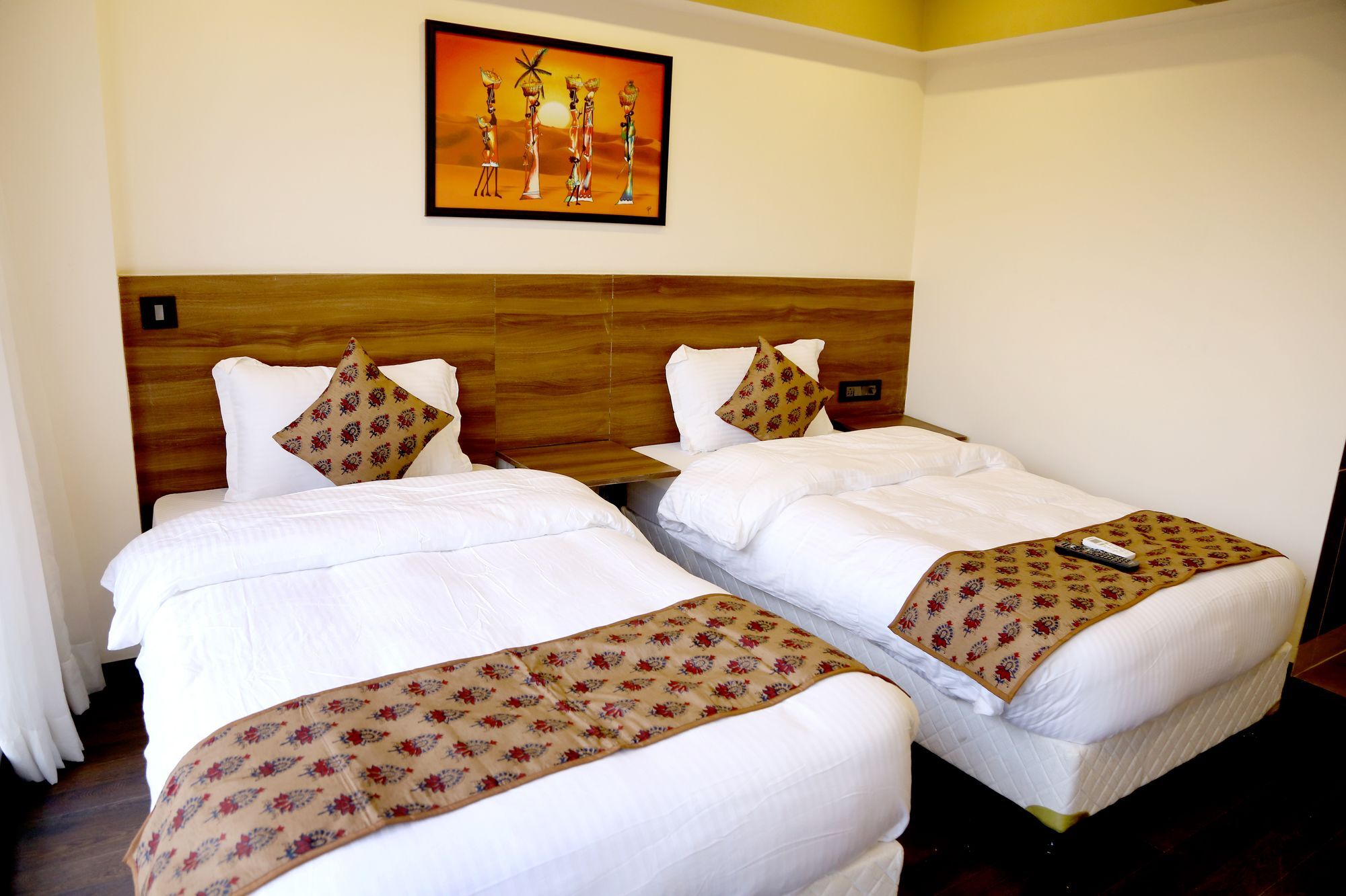 House Andheri East, Hotel Mumbai