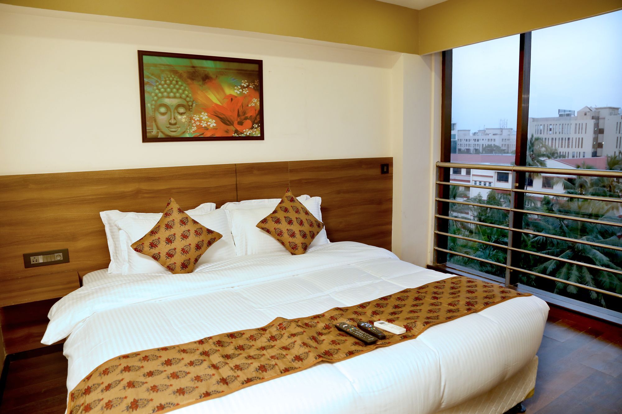 House Andheri East, 3*