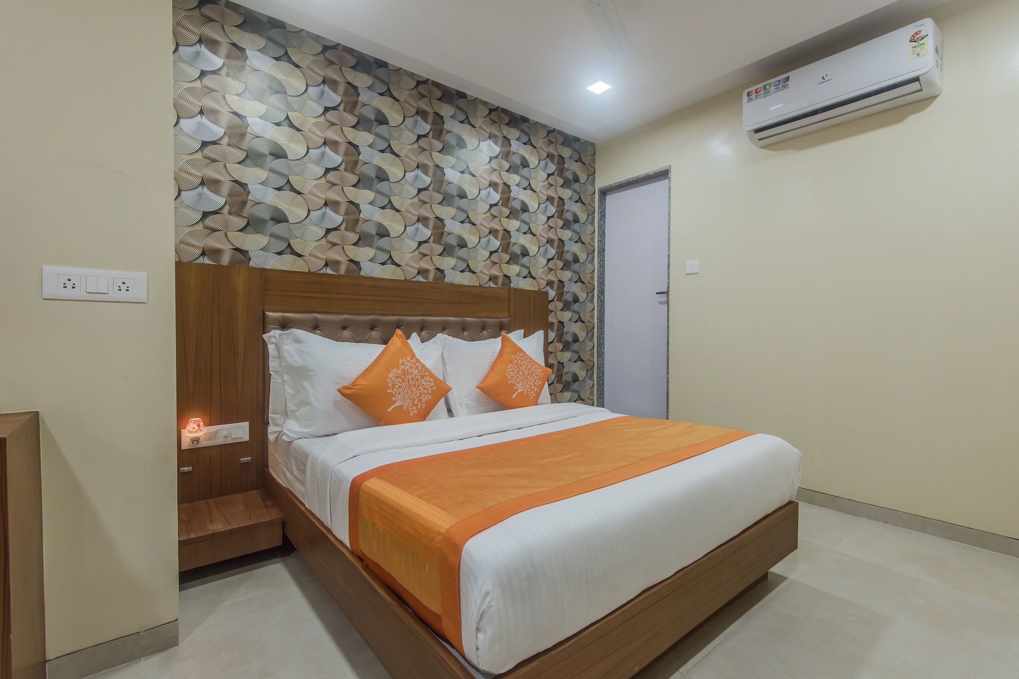 Fabhotel Arton - Nr International Airport