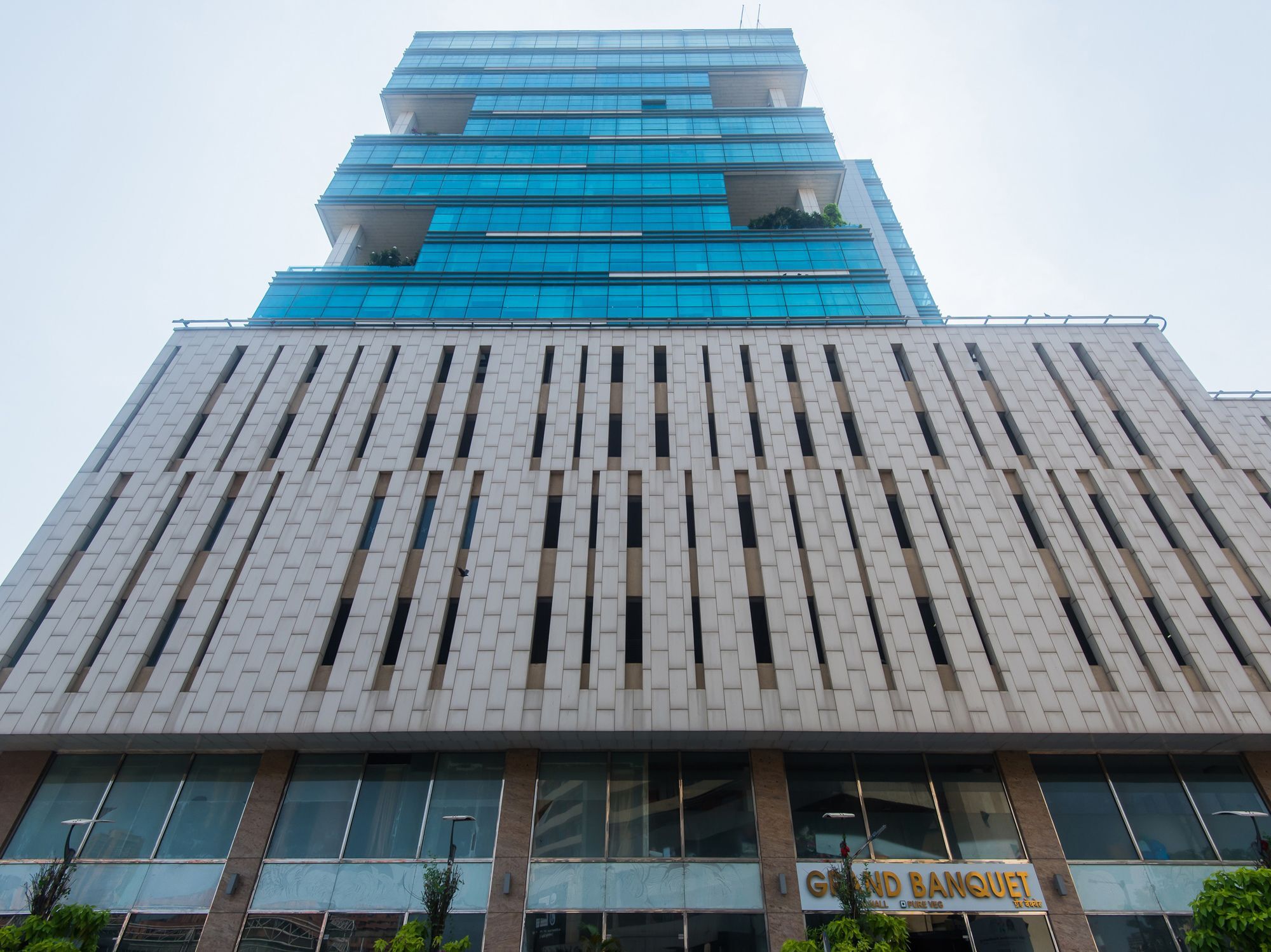 Hotel Oyo 22120 Universal Garden 2*