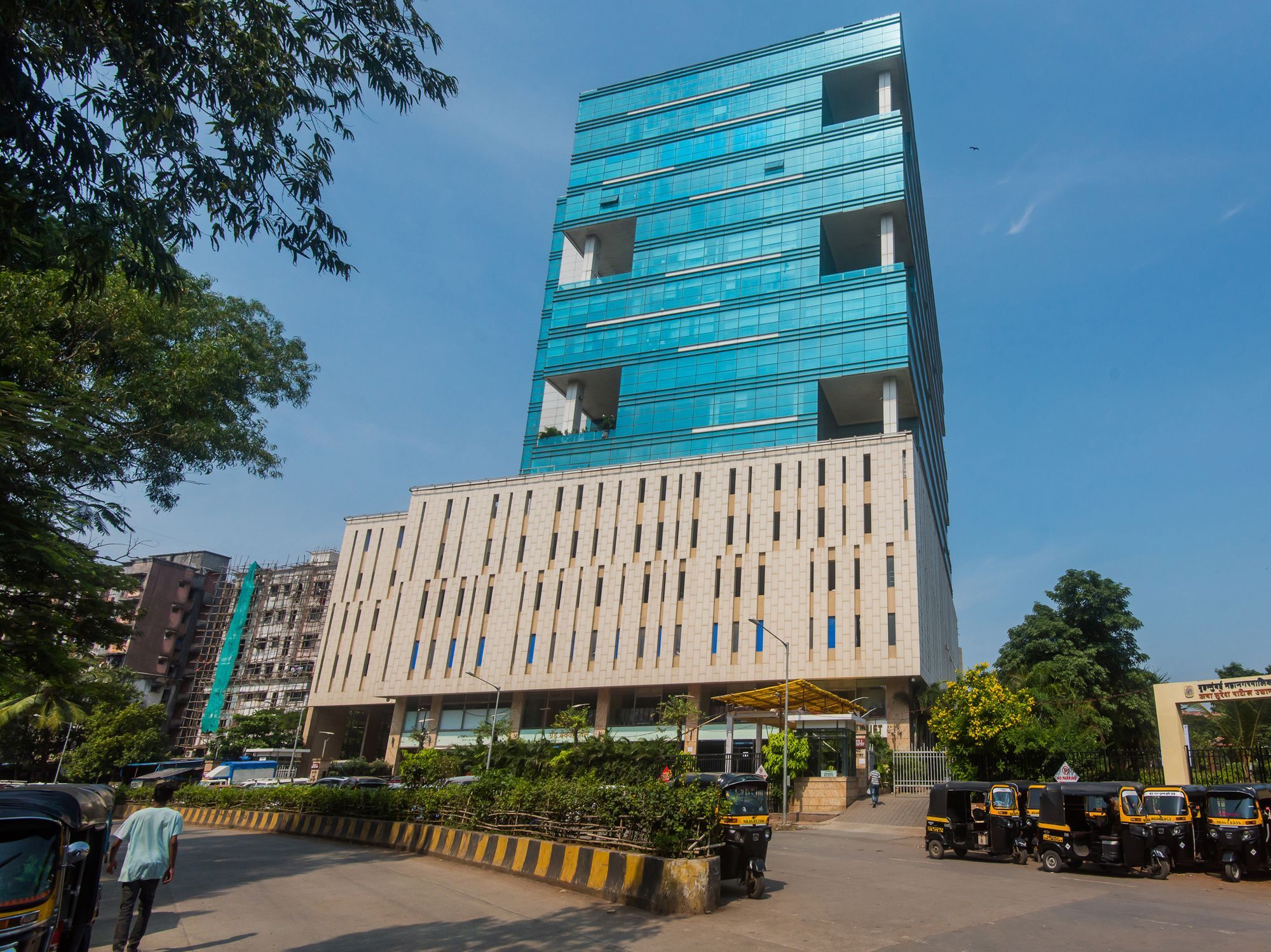 Hotel Oyo 22120 Universal Garden Mumbai