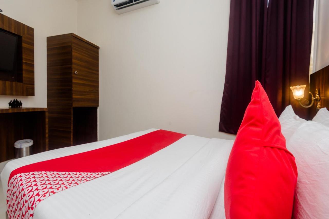 Hotel Oyo 24293 Amana International Mumbai