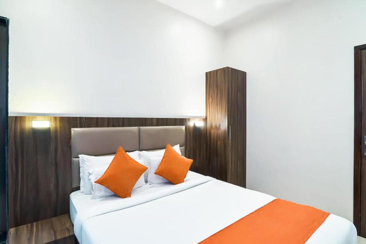 Hotel Sea Grand, Colaba