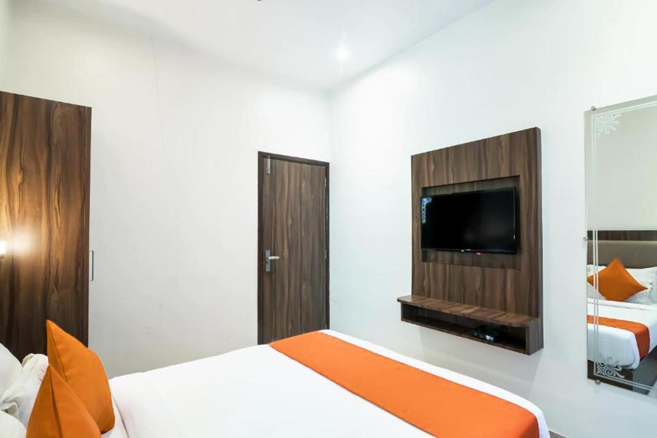 Hotel Sea Grand, Colaba