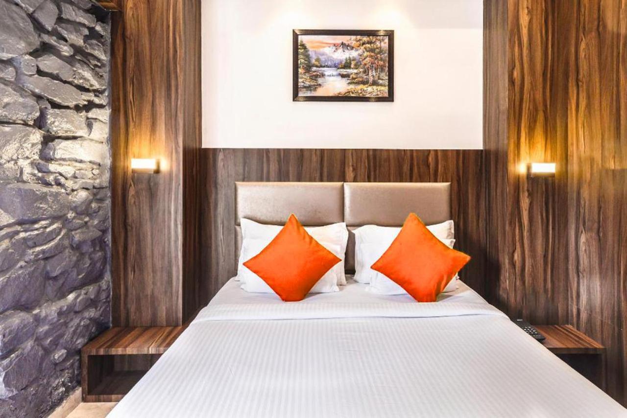 Sea Grand, Colaba Hotel