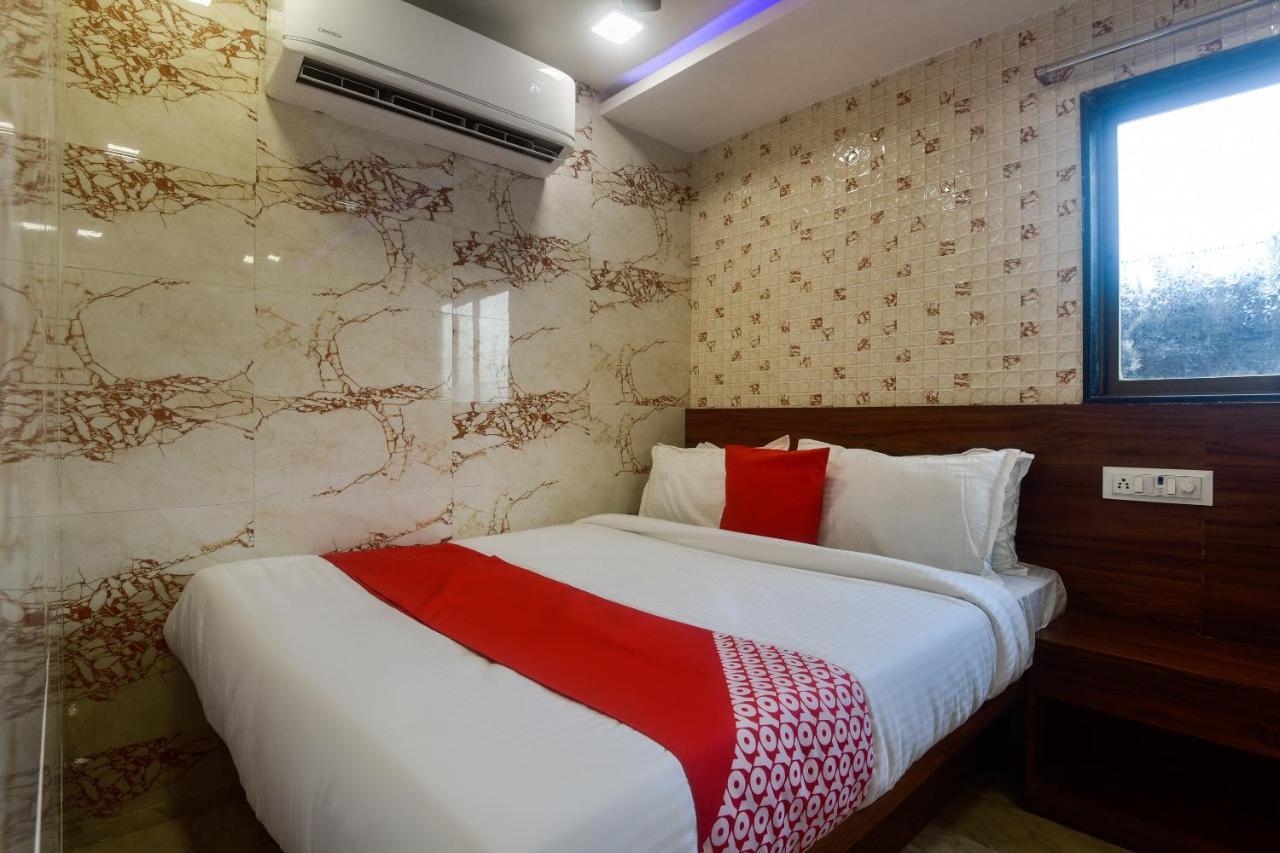 Oyo 63295 T Junction Residency