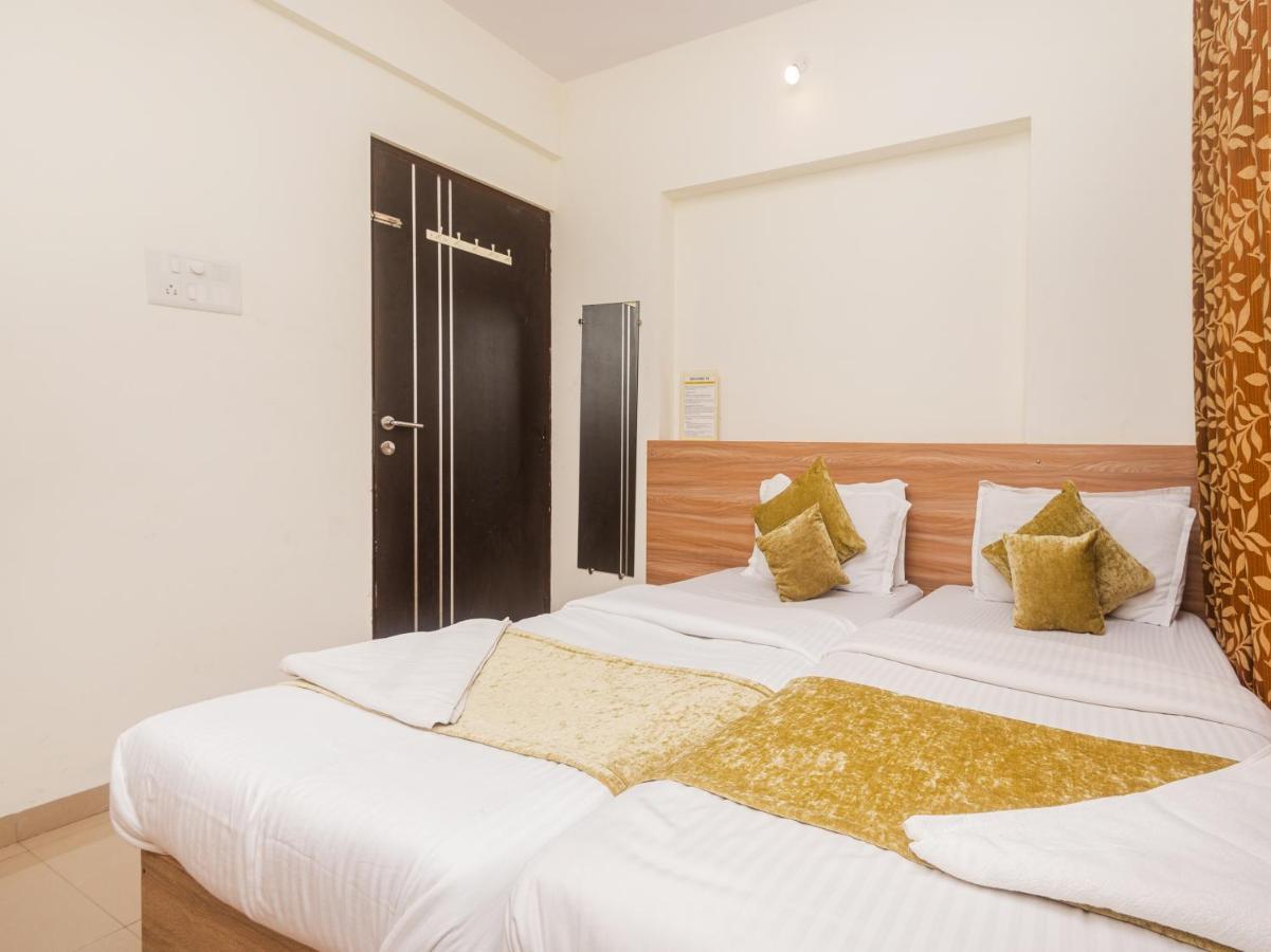 Guest house Tuliipstays - Kurla Premier Exotica