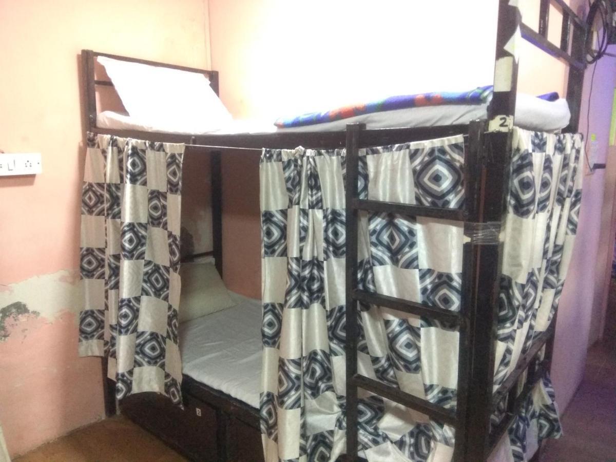 Sakinaka Ac Deluxe Bed & Breakfast