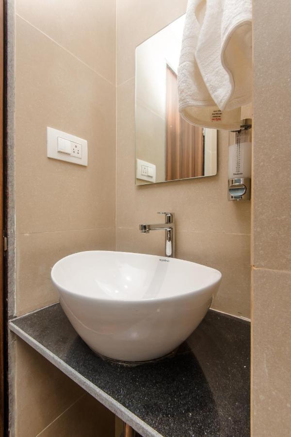 Hotel Axis International Mumbai