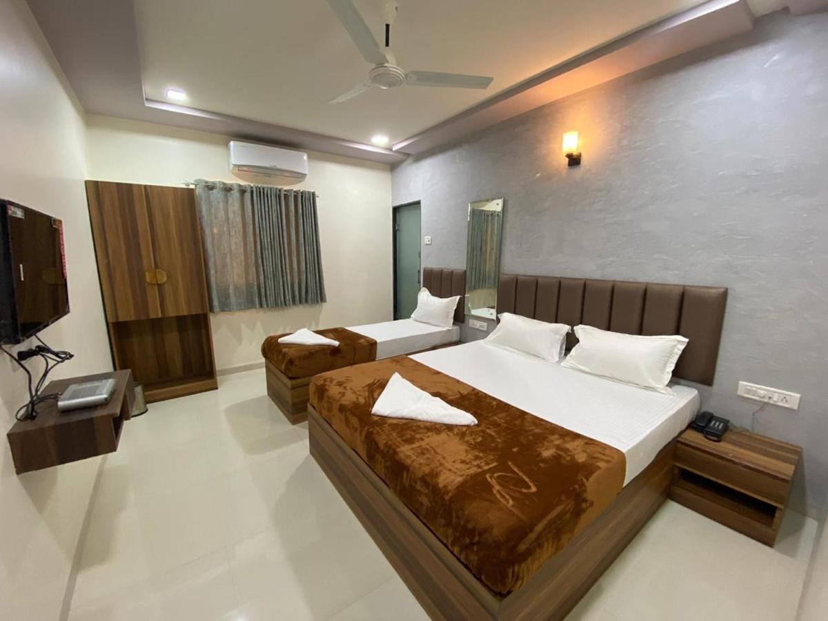 Divine Hotel