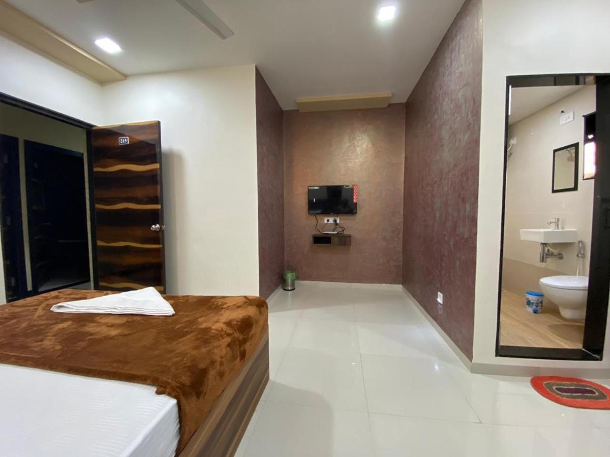 Divine Hotel