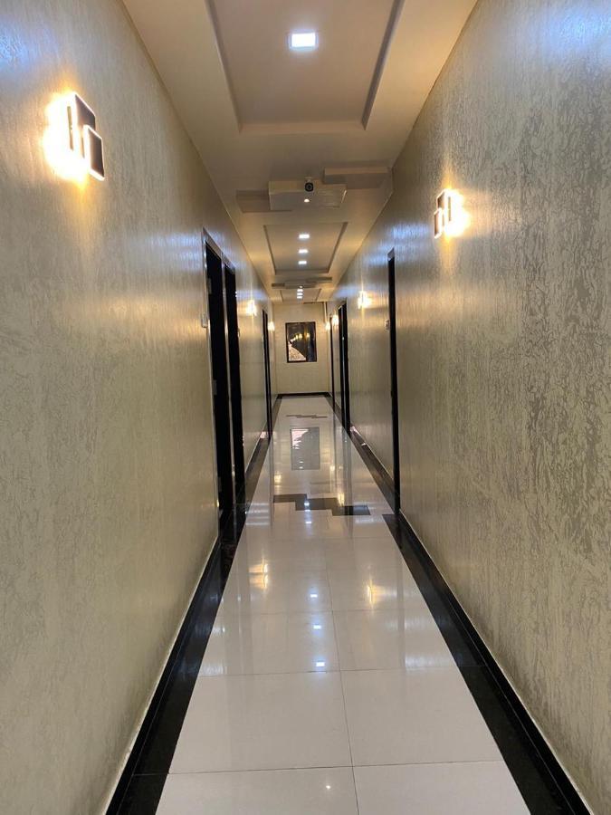 Hotel Divine