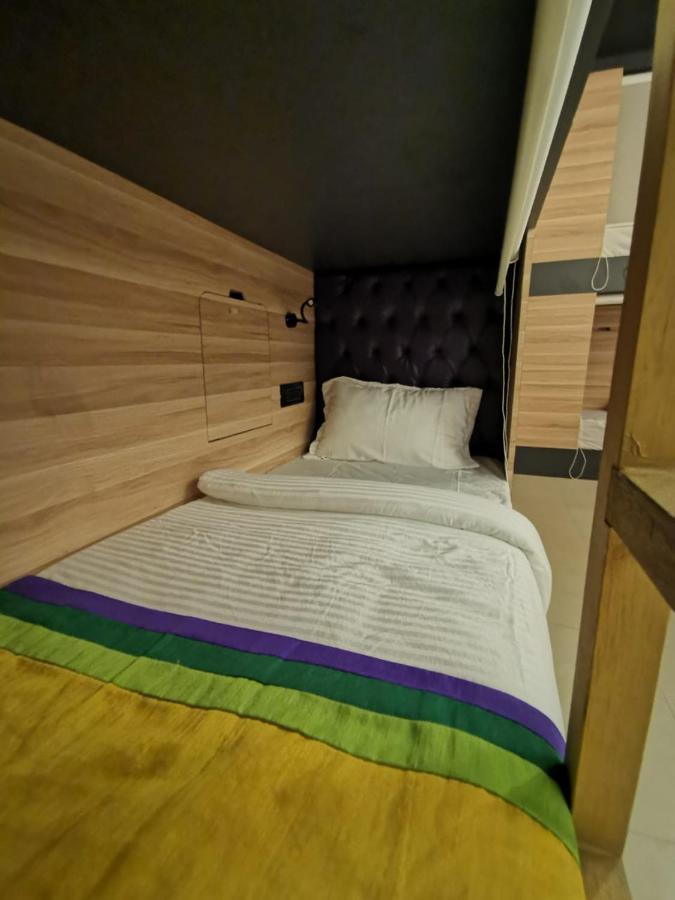 Hostel We Backpackers Mumbai