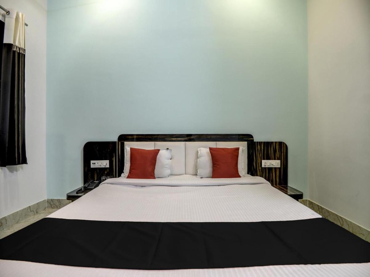 Capital O 72337 Konkan Tadka Hotel