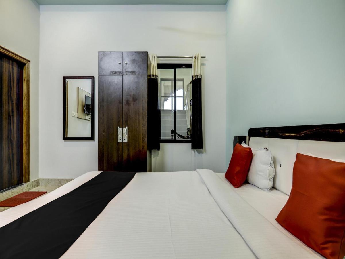 Capital O 72337 Konkan Tadka 3*