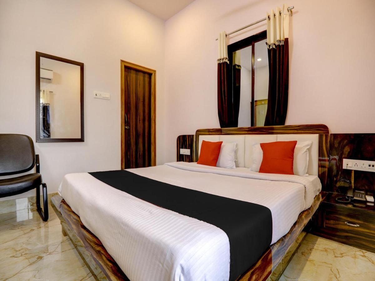 Capital O 72337 Konkan Tadka Hotel 3*