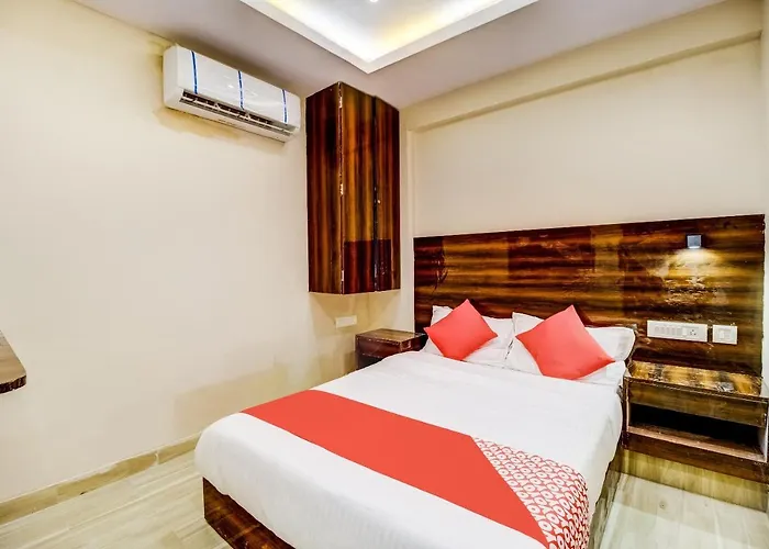 Oyo 43828 Hotel Zara Inn