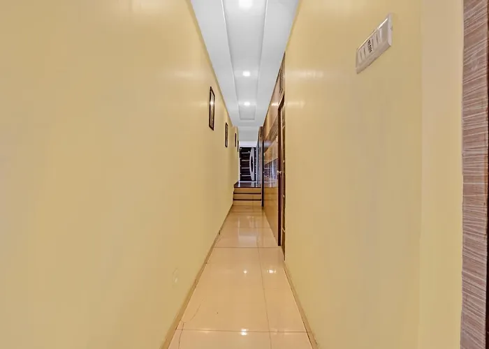 Oyo 84398 Maroshi Residency