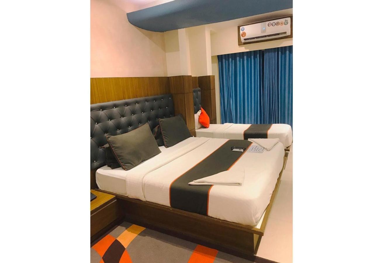 West - Andheri West