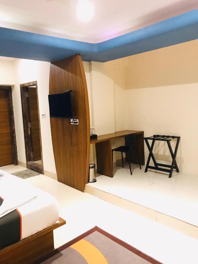 West - Andheri West Hotel Mumbai