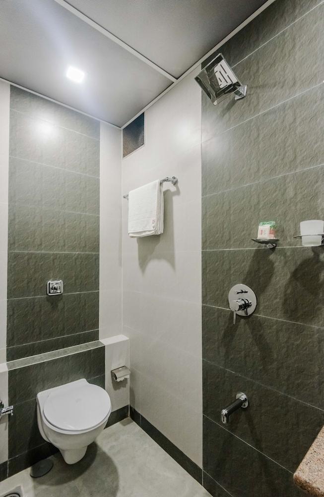 Royal Annex Hotel