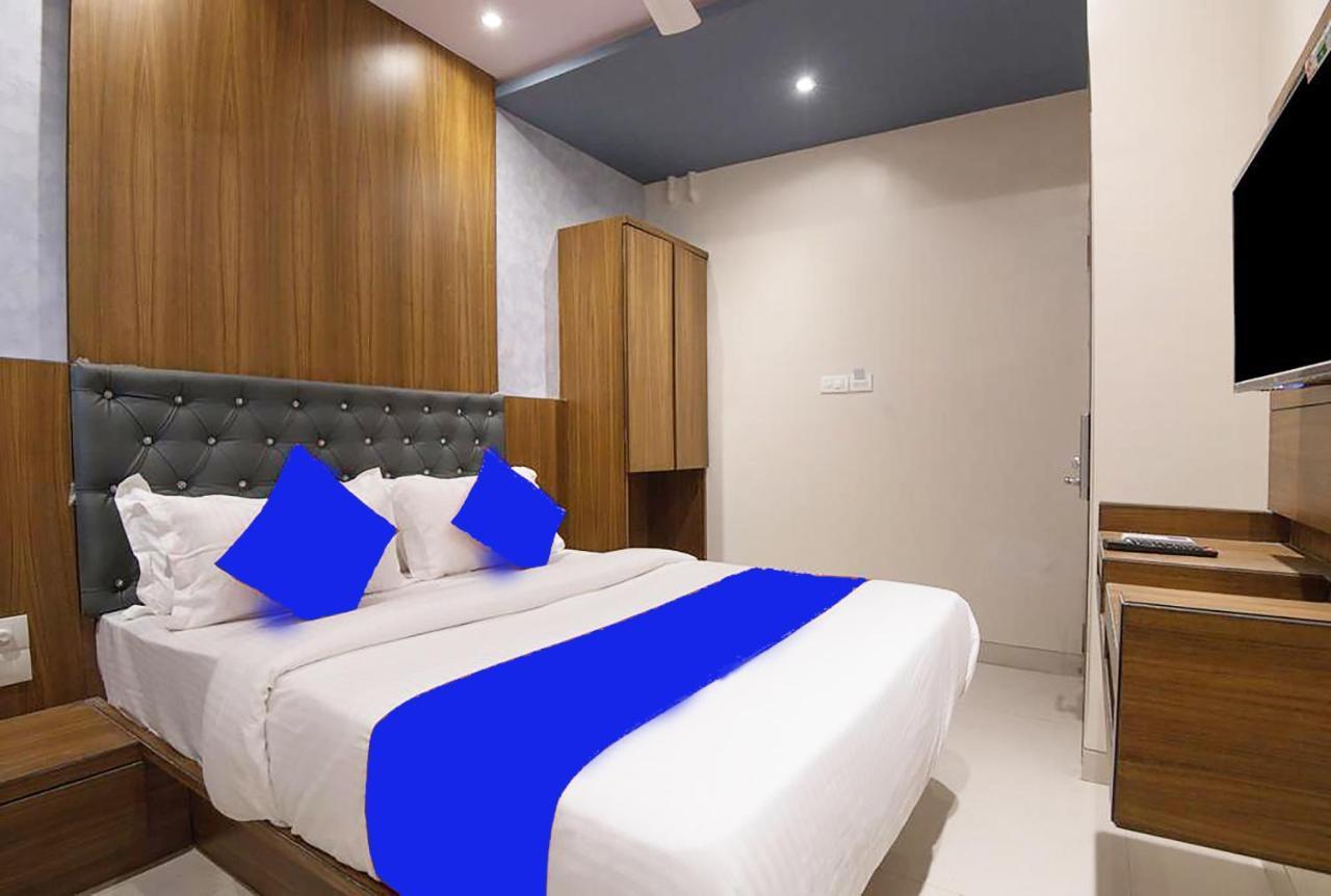 West - Andheri West Hotel 2*