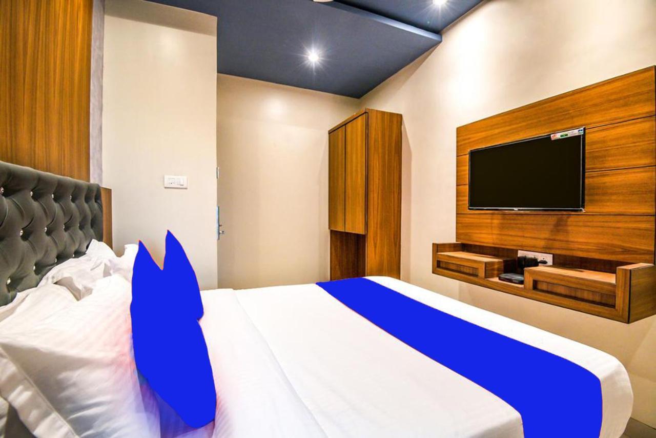 West - Andheri West Hotel 2*