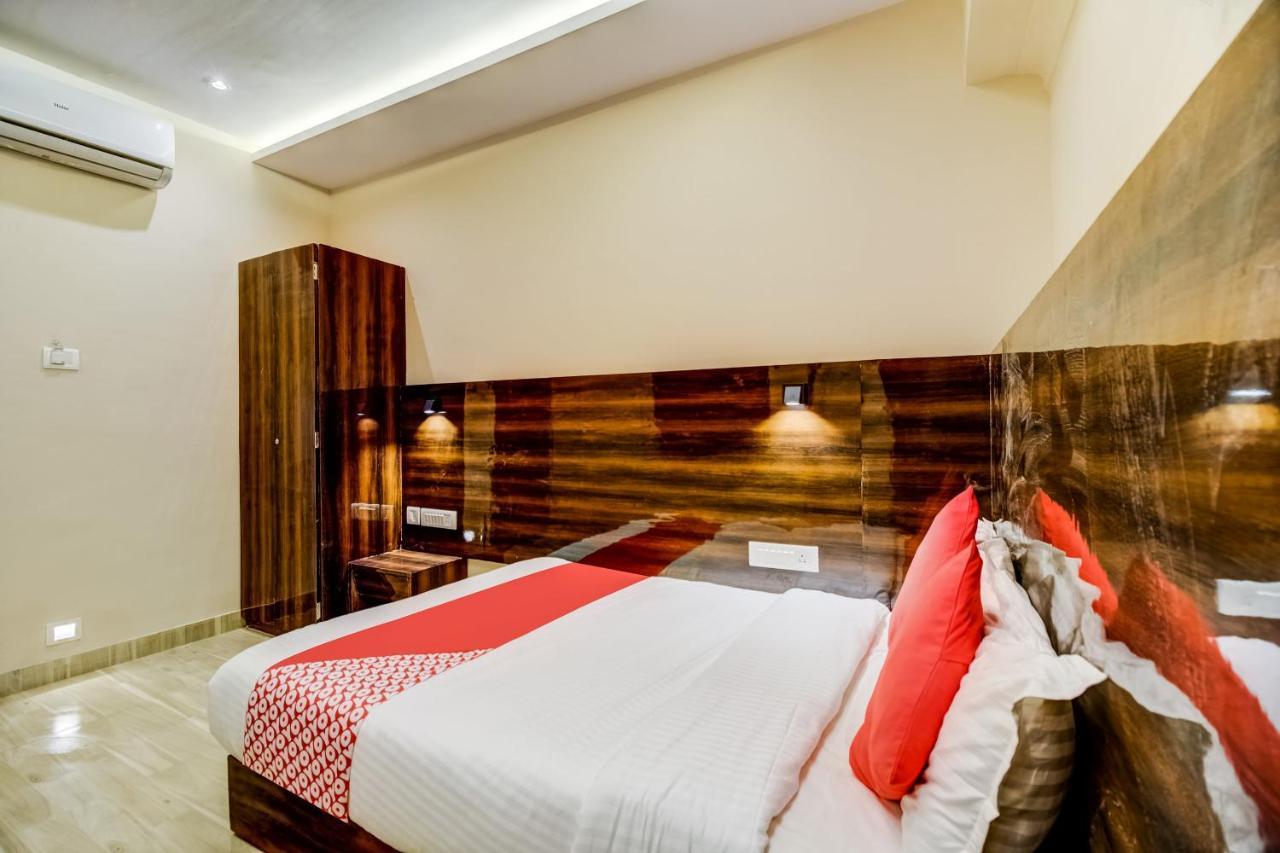 Oyo 43828 Zara Hotel