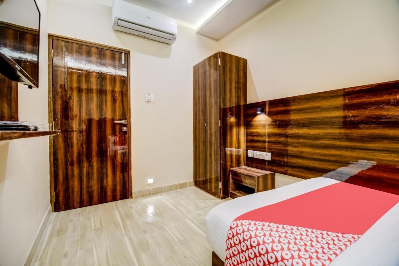 Oyo 43828 Zara Hotel Mumbai