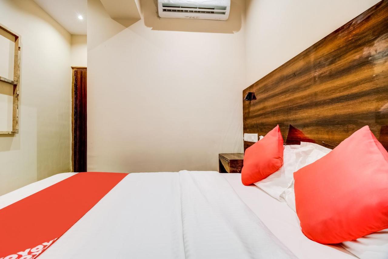 Oyo 43828 Zara Hotel