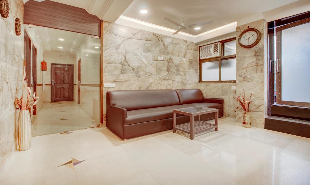 Hotel Treebo Cruz Royale Santacruz West Mumbai