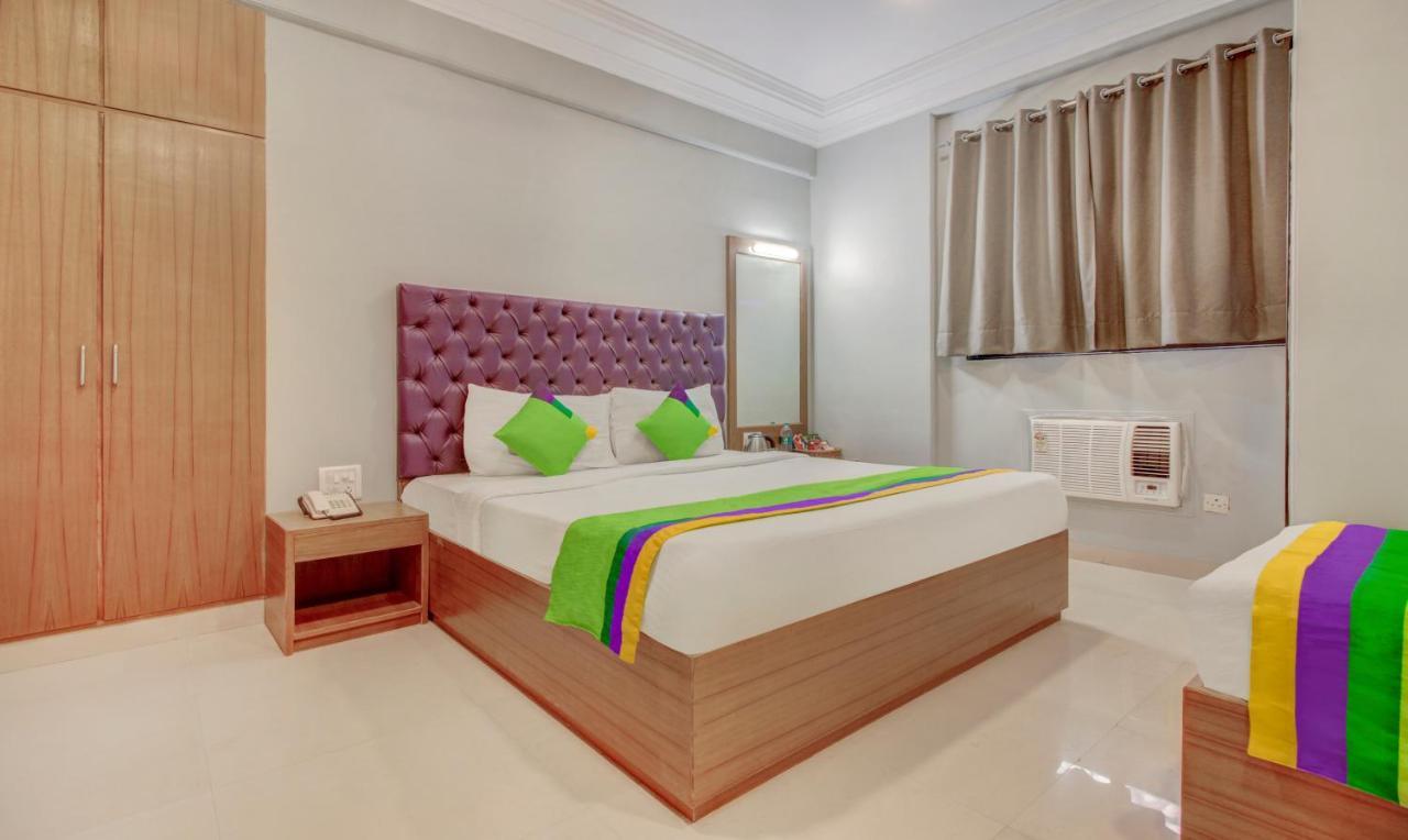 Treebo Cruz Royale Santacruz West Hotel